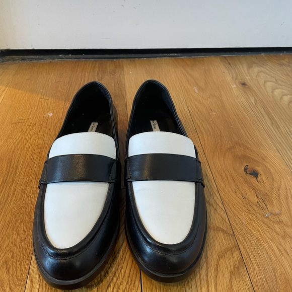 Black & white leather loafers - Picture 3 of 5